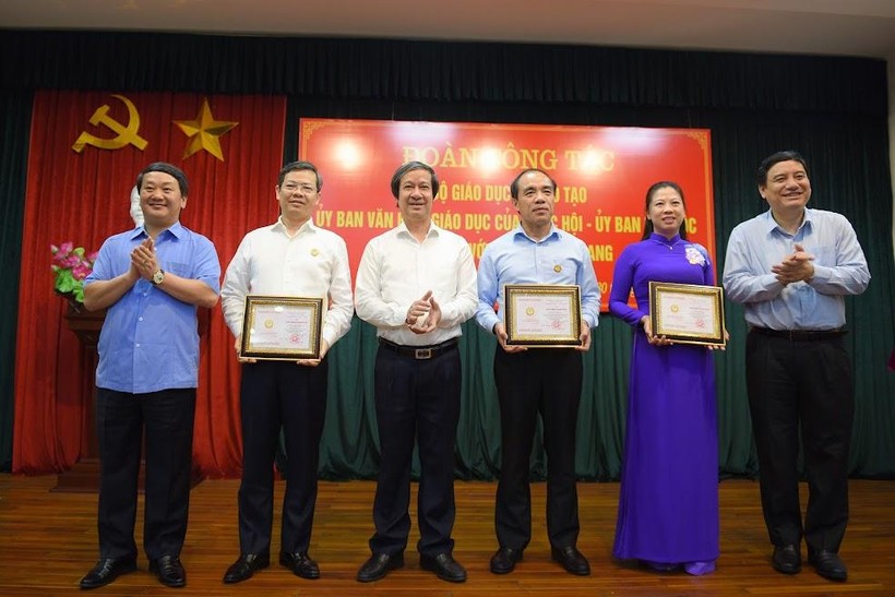 Bộ trưởng Nguyễn Kim Sơn: Địa phương có vai trò quyết định thành công đổi mới giáo dục ảnh 6