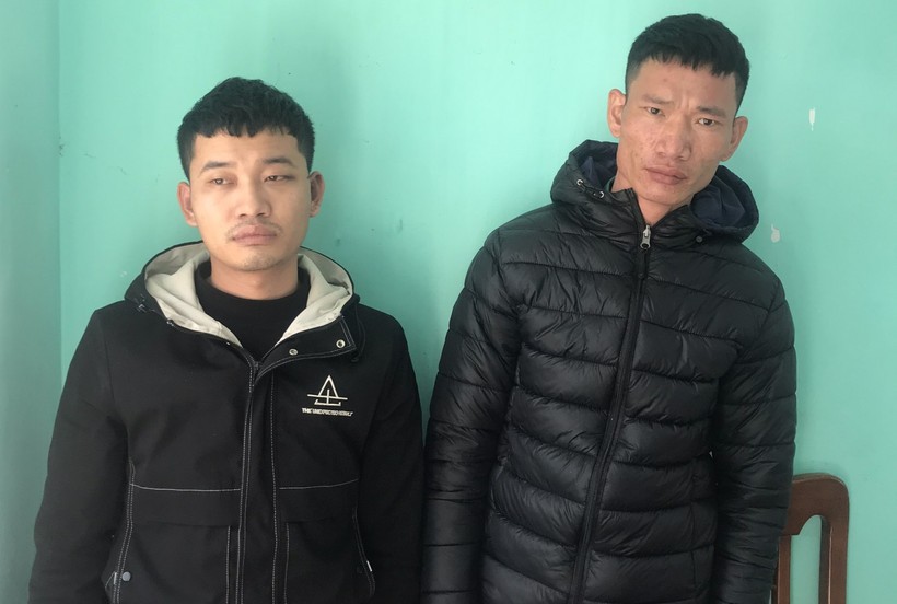 Lê Văn Hùng và Lê Văn Úc bị khởi tố về hành vi cố ý gây thương tích cho người đang thi hành công vụ.