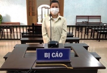 Bị cáo Trần Thị Sương tại phiên tòa xét xử.