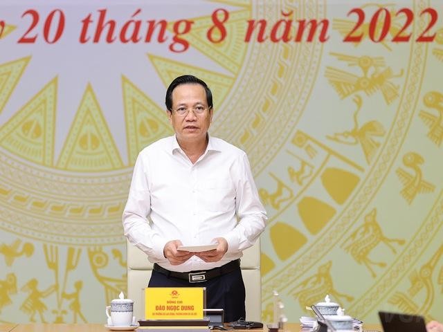 Bộ trưởng Bộ LĐTB&XH Đào Ngọc Dung báo cáo về tình hình thị trường lao động Việt Nam - Ảnh: VGP/Nhật Bắc.