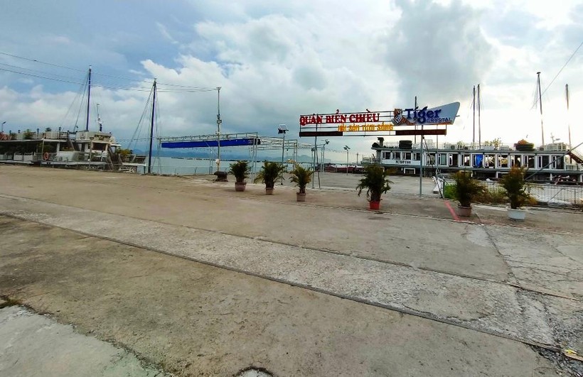 Hàng loạt quán nhậu tại cảng tàu khách ở Quảng Ninh đã dừng hoạt động