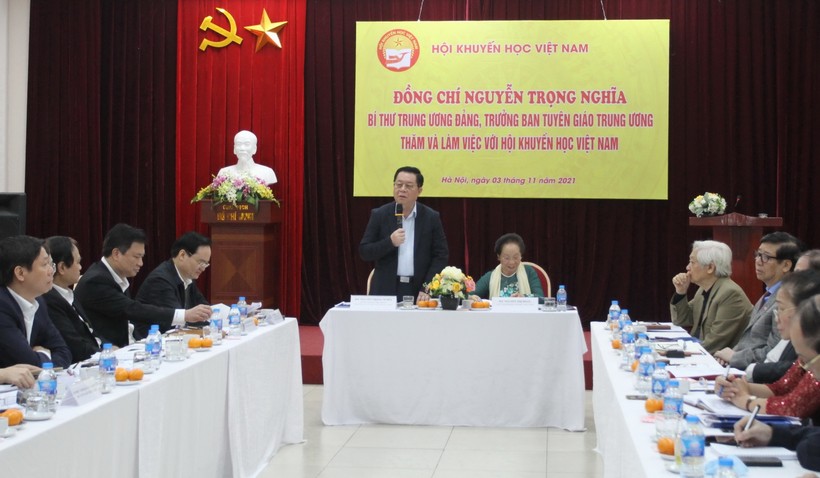Trưởng ban Tuyên giáo Trung ương Nguyễn Trọng Nghĩa phát biểu tại buổi làm việc