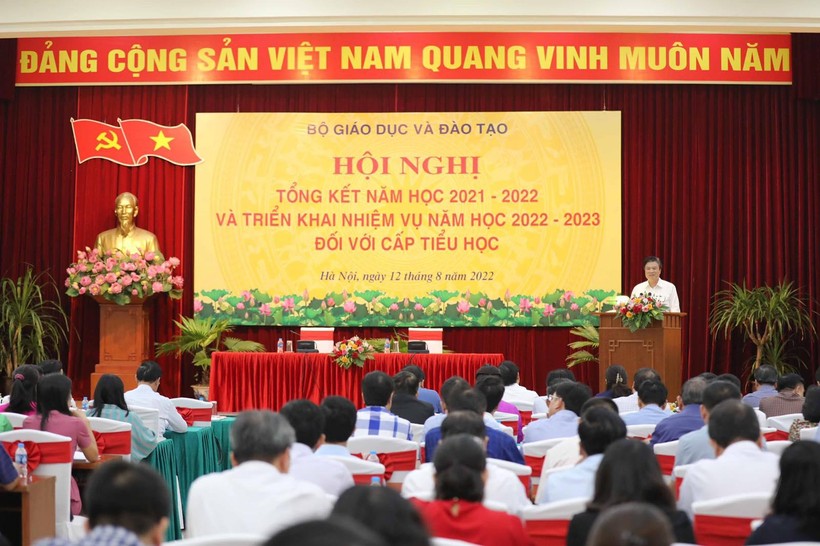 Thứ trưởng Nguyễn Hữu Độ chủ trì hội nghị.
