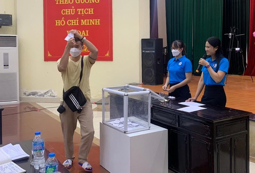 Hà Nội: Hàng trăm phụ huynh bốc thăm giành suất vào trường mầm non ảnh 2
