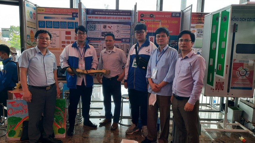 Đoàn Bắc Ninh tại cuộc thi Khoa học kỹ thuật cấp quốc gia học sinh trung học năm học 2020 – 2021.