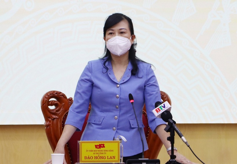 Ủy viên TƯ Đảng, Bí thư Tỉnh ủy Bắc Ninh Đào Hồng Lan phát biểu.