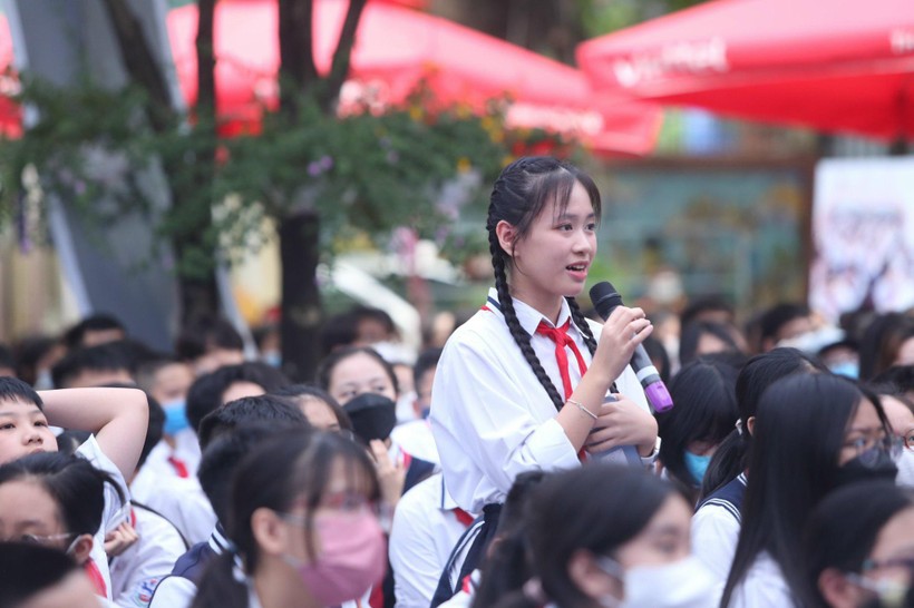 Học sinh trường THCS Giảng Võ(quận Ba Đình) chia sẻ tại diễn đàn Điều em muốn nói.