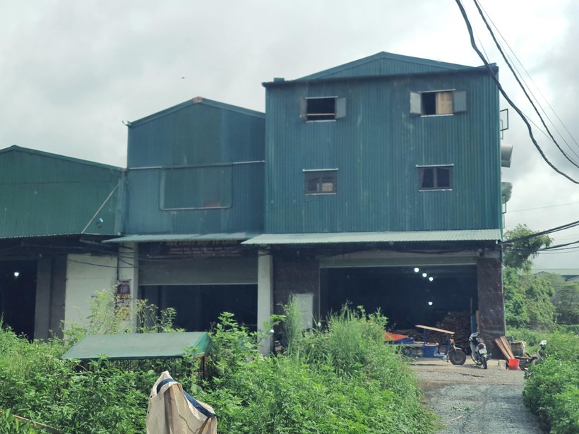 Nhà xưởng vi phạm trật tự xây dựng ở xã Hữu Bằng (huyện Thạch Thất).