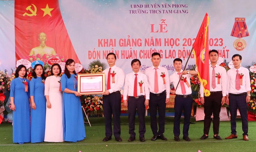 Lãnh đạo tỉnh Bắc Ninh dự Lễ khai giảng năm học mới ảnh 2