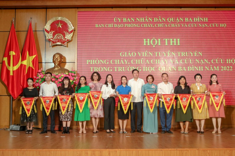 Giáo viên Hà Nội tuyên truyền phòng cháy chữa cháy trong trường học ảnh 2