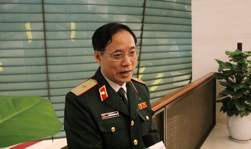 Đại biểu Nguyễn Mai Bộ trao đổi bên lề phiên khai mạc
