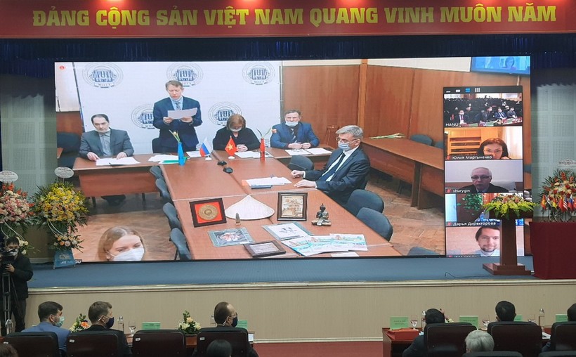 Hội thảo được tổ chức dưới hình thức kết hợp trực tiếp và trực tuyến ở cả 2 đầu cầu Việt Nam và Nga.