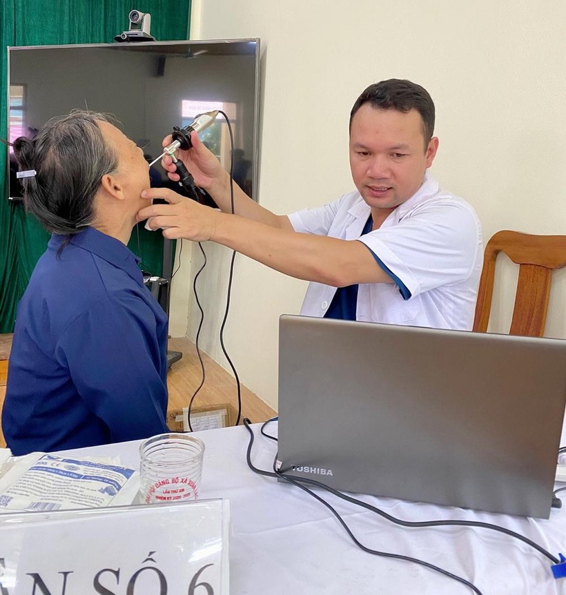 Sinh viên Học viện Y dược học cổ truyền Việt Nam khám chữa bệnh miễn phí cho người dân Bắc Kạn ảnh 3