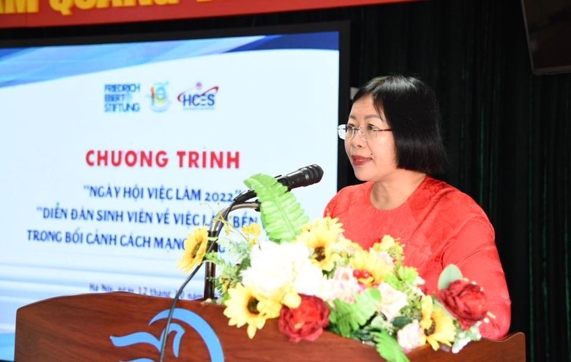 Hàng nghìn sinh viên tham gia Ngày hội việc làm của Học viện Phụ nữ Việt Nam ảnh 1