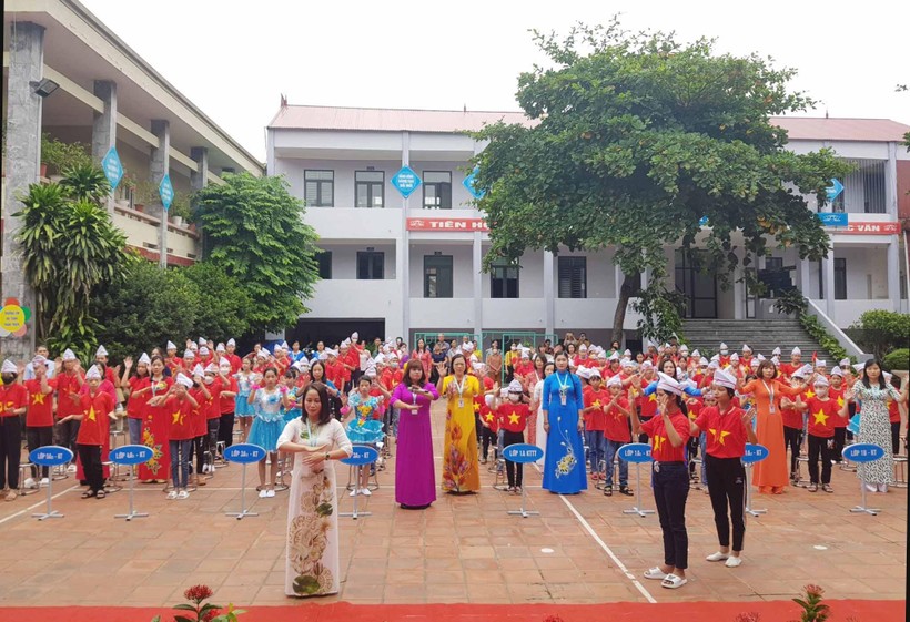 Gần 47.000 học sinh Việt Trì hân hoan đón chào năm học mới ảnh 5