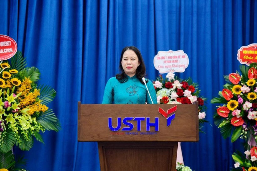 Phó Chủ tịch nước Võ Thị Ánh Xuân tham dự Lễ khai giảng tại Trường ĐH Khoa học và Công nghệ Hà Nội.