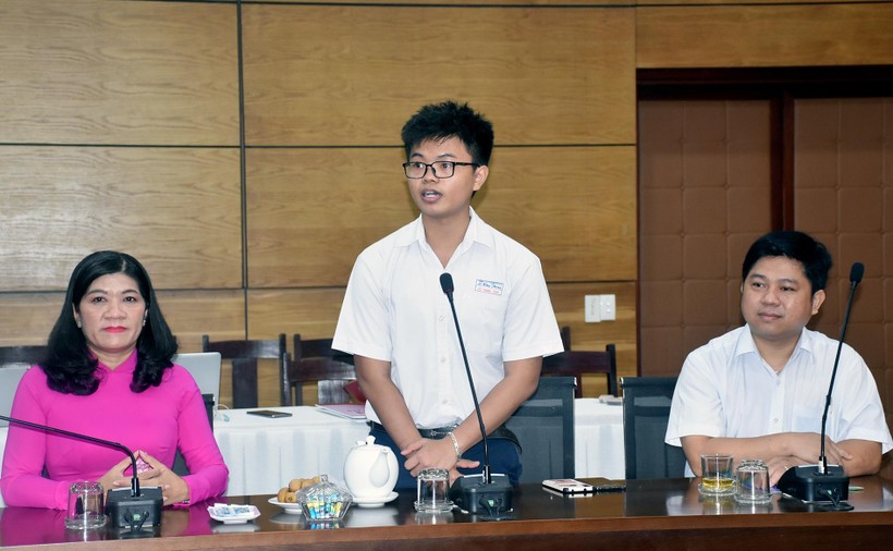 Nguyễn Việt Phong: 'Khi hay tin em đoạt HCV Olympic Hóa học quốc tế, cả nhà đều xúc động rơi nước mắt' ảnh 1