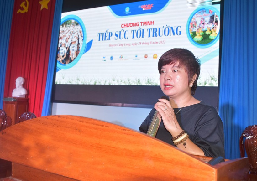 Báo Giáo dục & Thời đại tiếp sức học trò nghèo huyện Càng Long, Trà Vinh ảnh 3