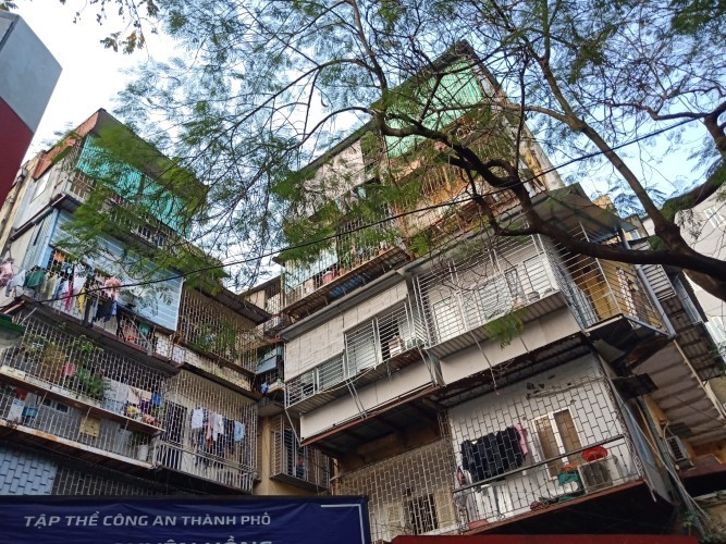 Khu tập thể Nam Thành Công nằm trong danh sách 42 chung cư cũ phải di dời.