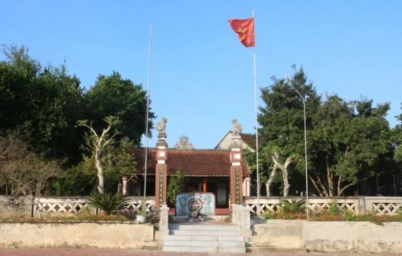 Nhà thờ dòng họ Nguyễn Huy tại làng Trường Lưu, xã Kim Song Trường (huyện Can Lộc, Hà Tĩnh).