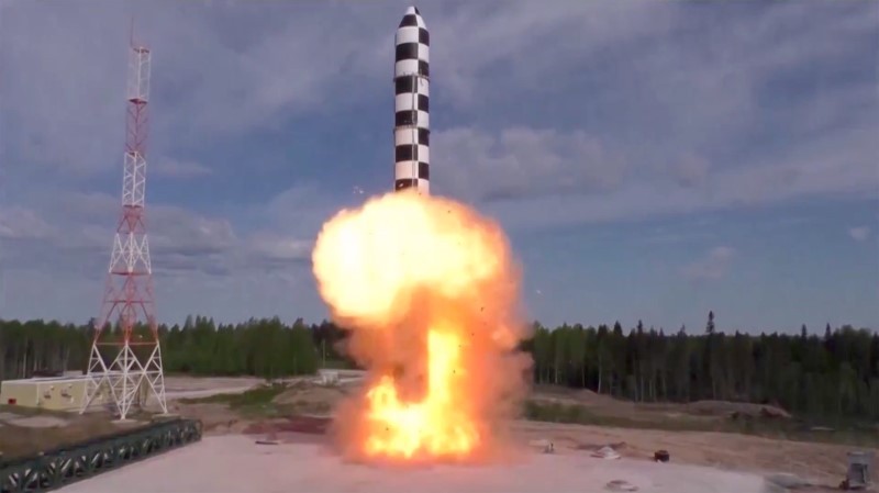 Tên lửa đạn đạo xuyên lục địa RS-28 Sarmat.
