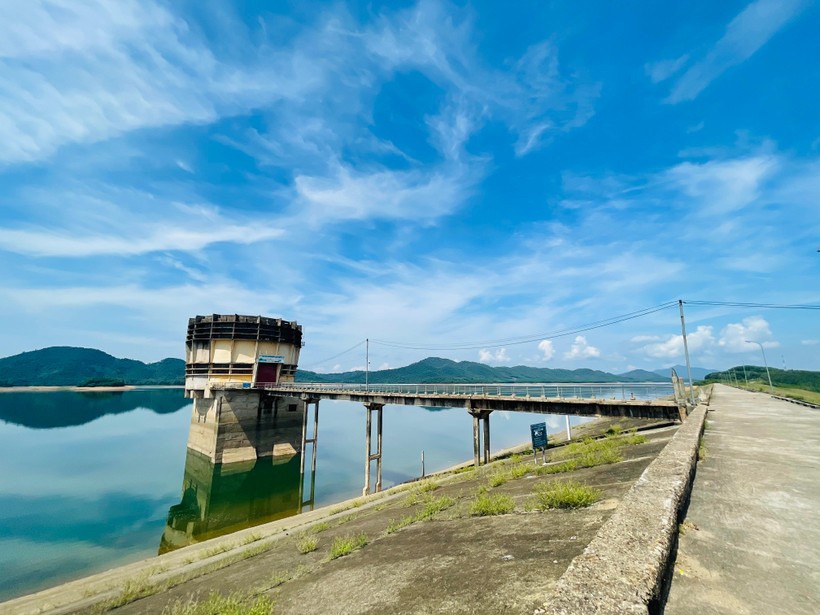 Hồ Kẻ Gỗ - hồ nước ngọt nhân tạo tại Hà Tĩnh
