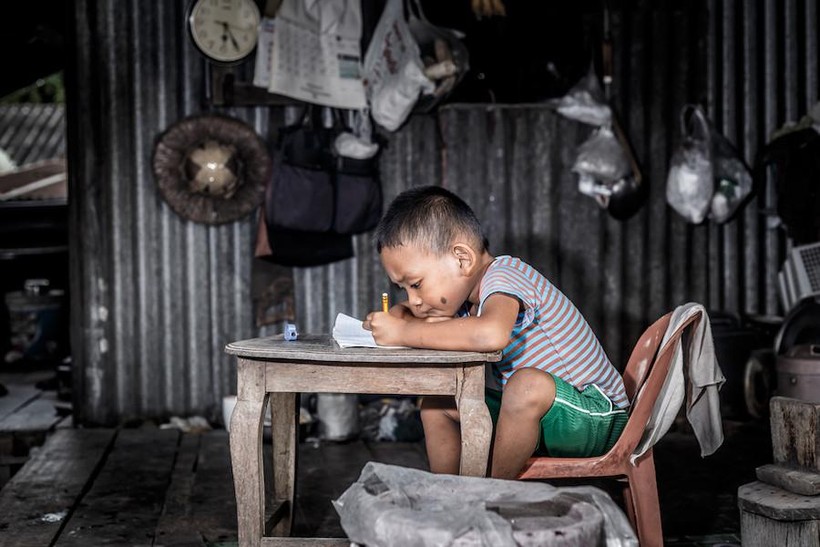 Trẻ em Indonesia có nguy cơ bỏ học vì lạm phát tăng.