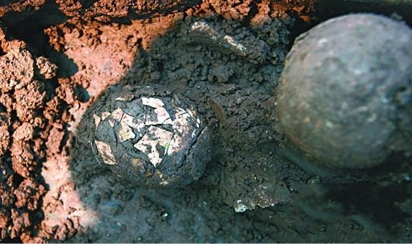 Bí ẩn quả trứng gà 2.000 năm tuổi chôn trong ngôi mộ cổ