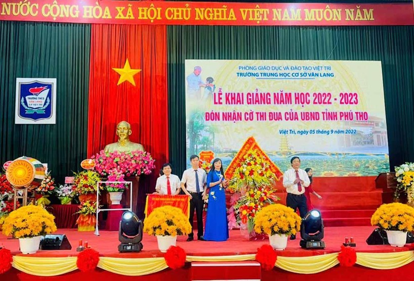 Gần 47.000 học sinh Việt Trì hân hoan đón chào năm học mới ảnh 1