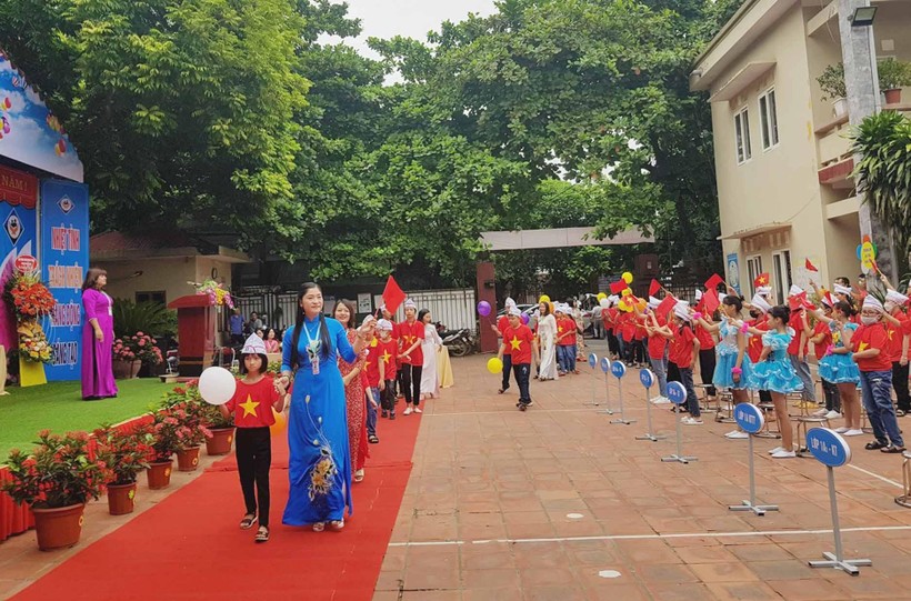 Gần 47.000 học sinh Việt Trì hân hoan đón chào năm học mới ảnh 2
