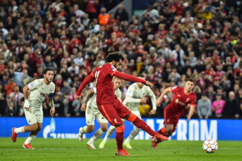 Salah lỡ cơ hội đưa Liverpool vươn lên dẫn 2-0 từ chấm 11m ở phút 14.