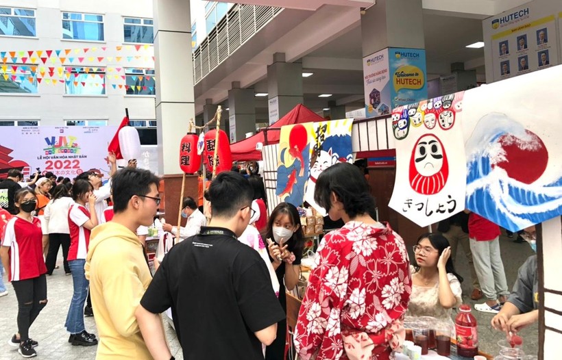 Sinh viên VJIT háo hức khám phá Lễ hội văn hoá Nhật Bản MATSURI 2022 ảnh 4