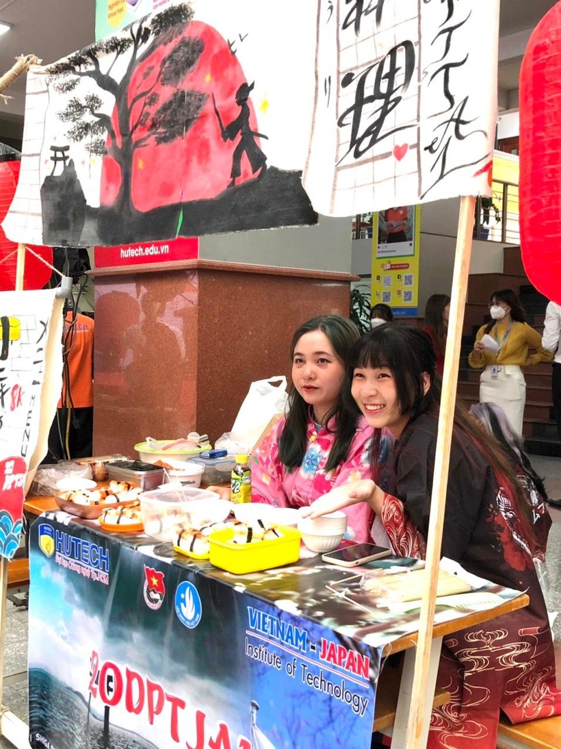 Sinh viên VJIT háo hức khám phá Lễ hội văn hoá Nhật Bản MATSURI 2022 ảnh 12