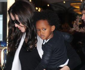 Angelina Jolie đưa Zahara về thăm Ethiopia