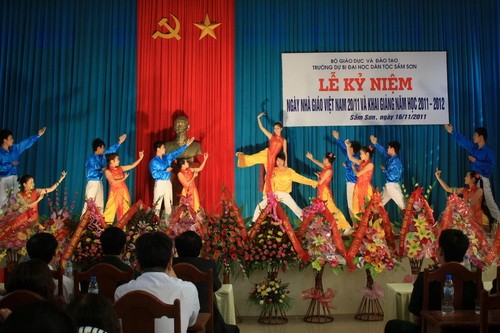 Trường dự bị ĐH Dân tộc Sầm Sơn kỉ niệm ngày Nhà giáo Việt Nam