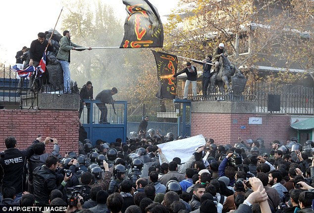 Iran bắt 12 người biểu tình