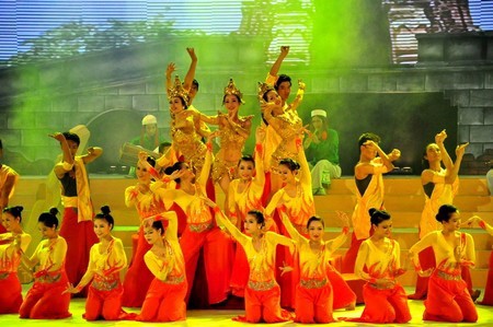 Lễ hội tôn vinh những giá trị văn hoá Việt Nam