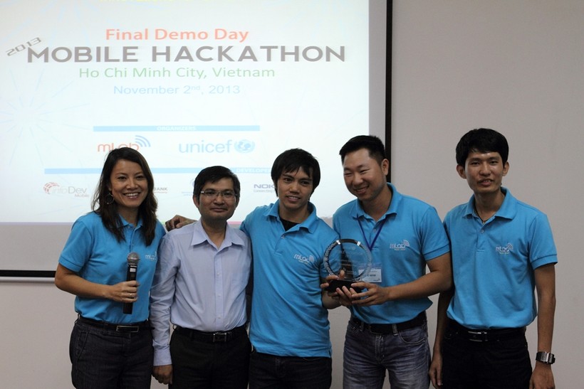 Sôi động vòng chung kết cuộc thi Hackathon đầu tiên tại Việt Nam