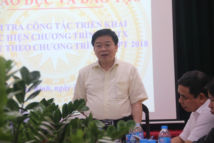 Thứ trưởng Nguyễn Hữu Độ kiểm tra công tác chuẩn bị năm học mới tại Hòa Bình ảnh 3