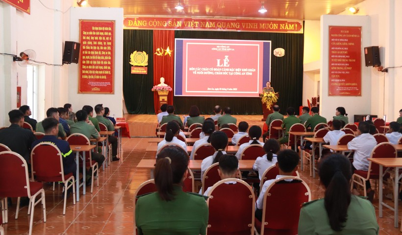 Công an tỉnh Sơn La nhận nuôi 23 trẻ đặc biệt khó khăn ảnh 1