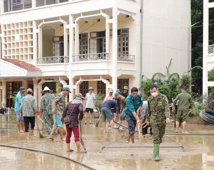 Sơn La: Trường ngập nước, lễ khai giảng tổ chức tại Nhà văn hóa bản ảnh 1