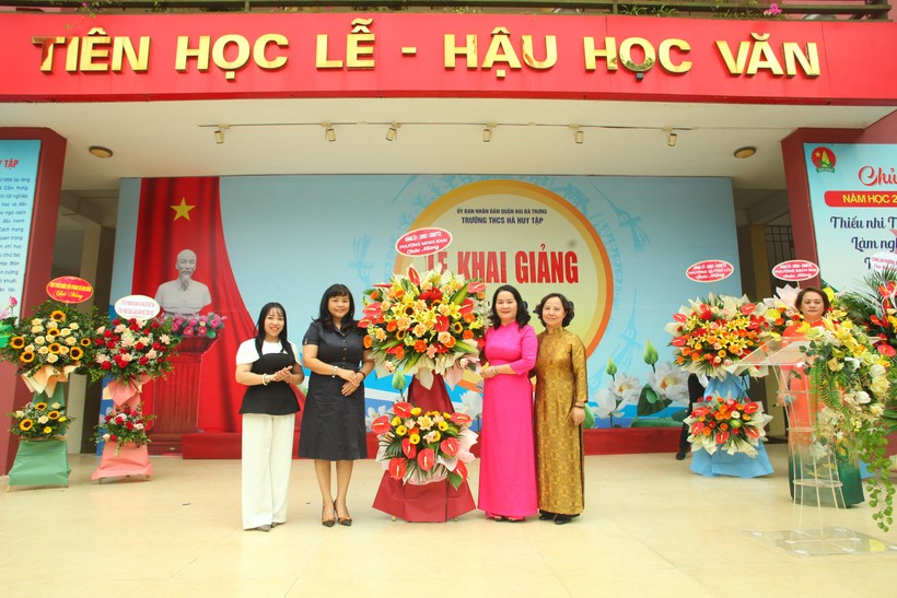 Trường THCS Hà Huy Tập (Hà Nội) đặt quyết tâm cao cho năm học mới ảnh 1