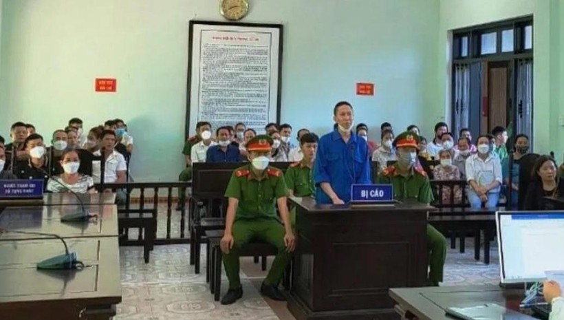 Bị cáo Nguyễn Hữu Ánh tại phiên tòa xét xử tội "Giết người" do châm xăng đốt vợ tử vong.
