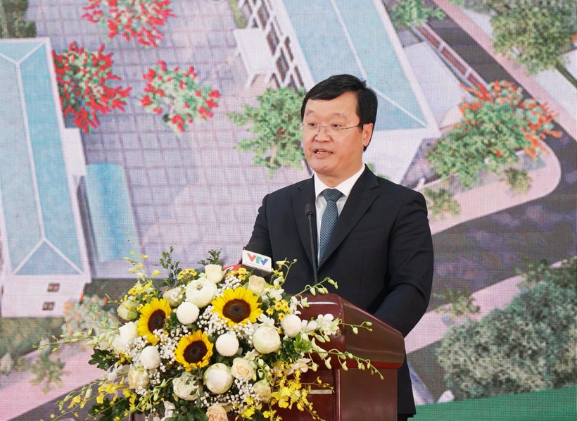 Chủ tịch Quốc hội dự lễ khai giảng tại trường biên giới tỉnh Nghệ An ảnh 7