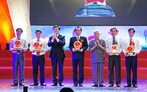 Chủ tịch nước dự chương trình Vinh quang Việt Nam 2015