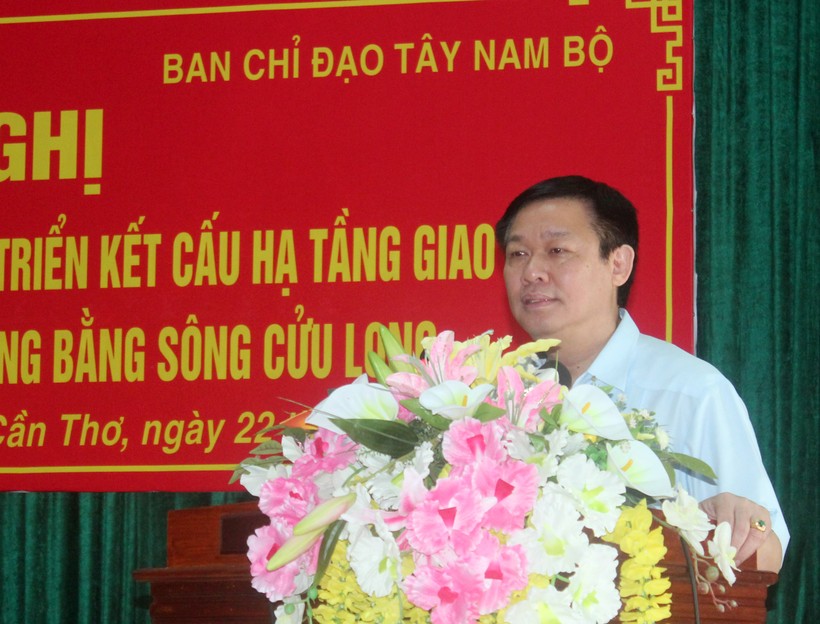 Phó Thủ tướng Chính phủ Vương Đình Huệ - phát biểu tại hội nghị