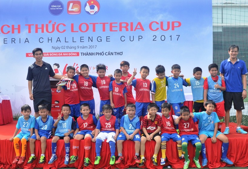 Cần Thơ: Hào hứng giải bóng đá “Thách thức Lotteria Cup 2017”