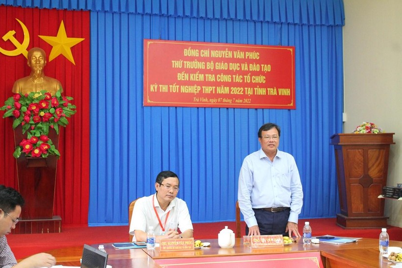 Thứ trưởng Nguyễn Văn Phúc kiểm tra công tác tổ chức thi tại Trà Vinh ảnh 3