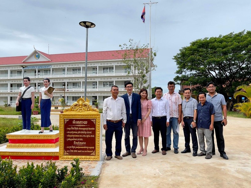 Trường ĐH Trà Vinh đẩy mạnh hợp tác đào tạo du học sinh Campuchia ảnh 1