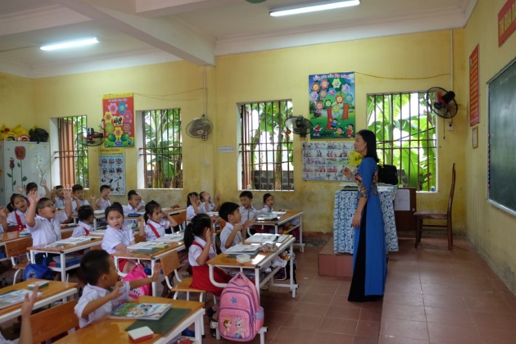 Tiết tiếng Việt của lớp 1A - Trường Tiểu học Đông La (Đông Hưng, Thái Bình) do cô Đặng Thị Thu Lan giảng dạy. Ảnh: TG